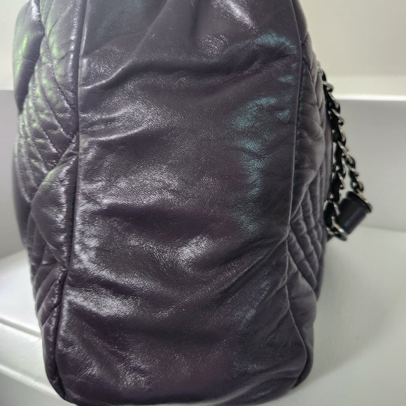 Chanel In and Out Maxi Flap Shoulder Quilted Lambskin Vintage Bag in Purple - Picture 2 of 7